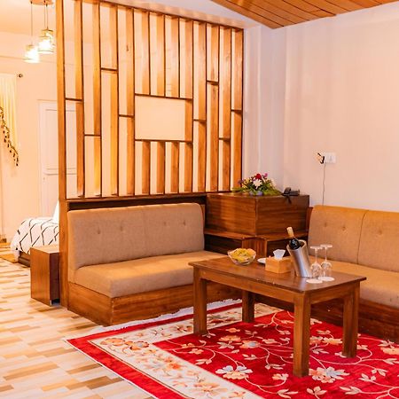 Busy Bee Resort, Покхара Экстерьер фото