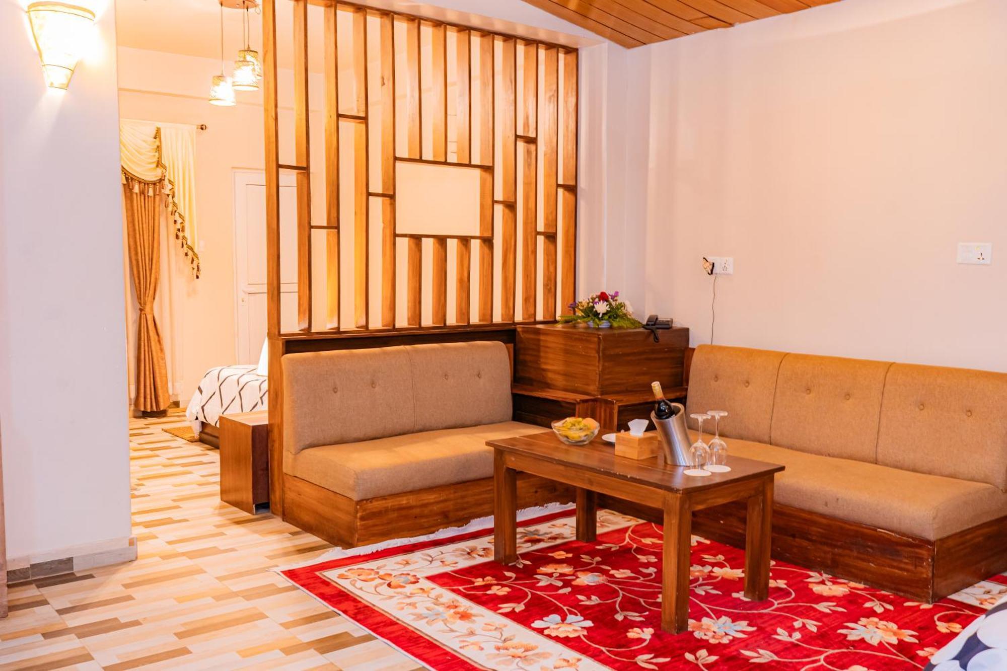 Busy Bee Resort, Покхара Экстерьер фото
