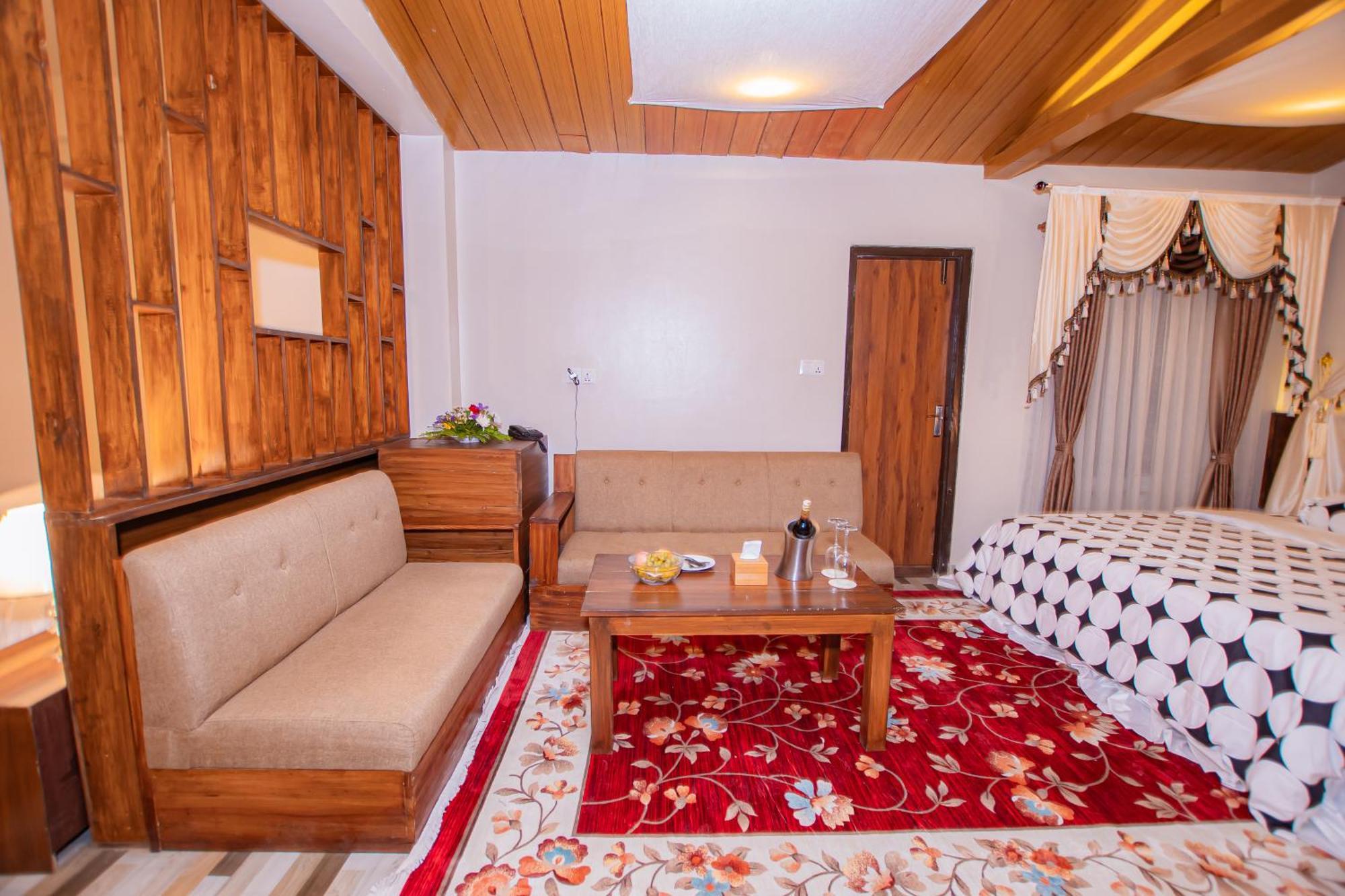 Busy Bee Resort, Покхара Экстерьер фото