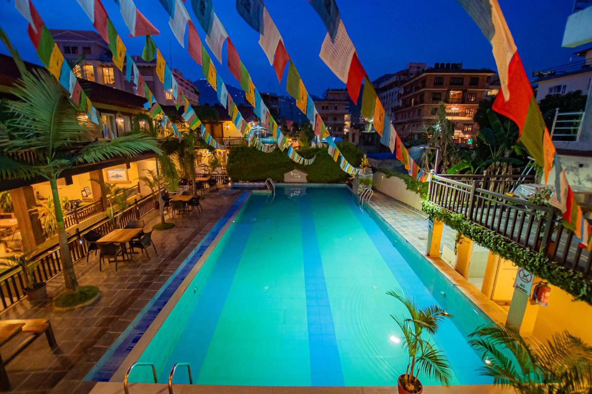Busy Bee Resort, Покхара Экстерьер фото
