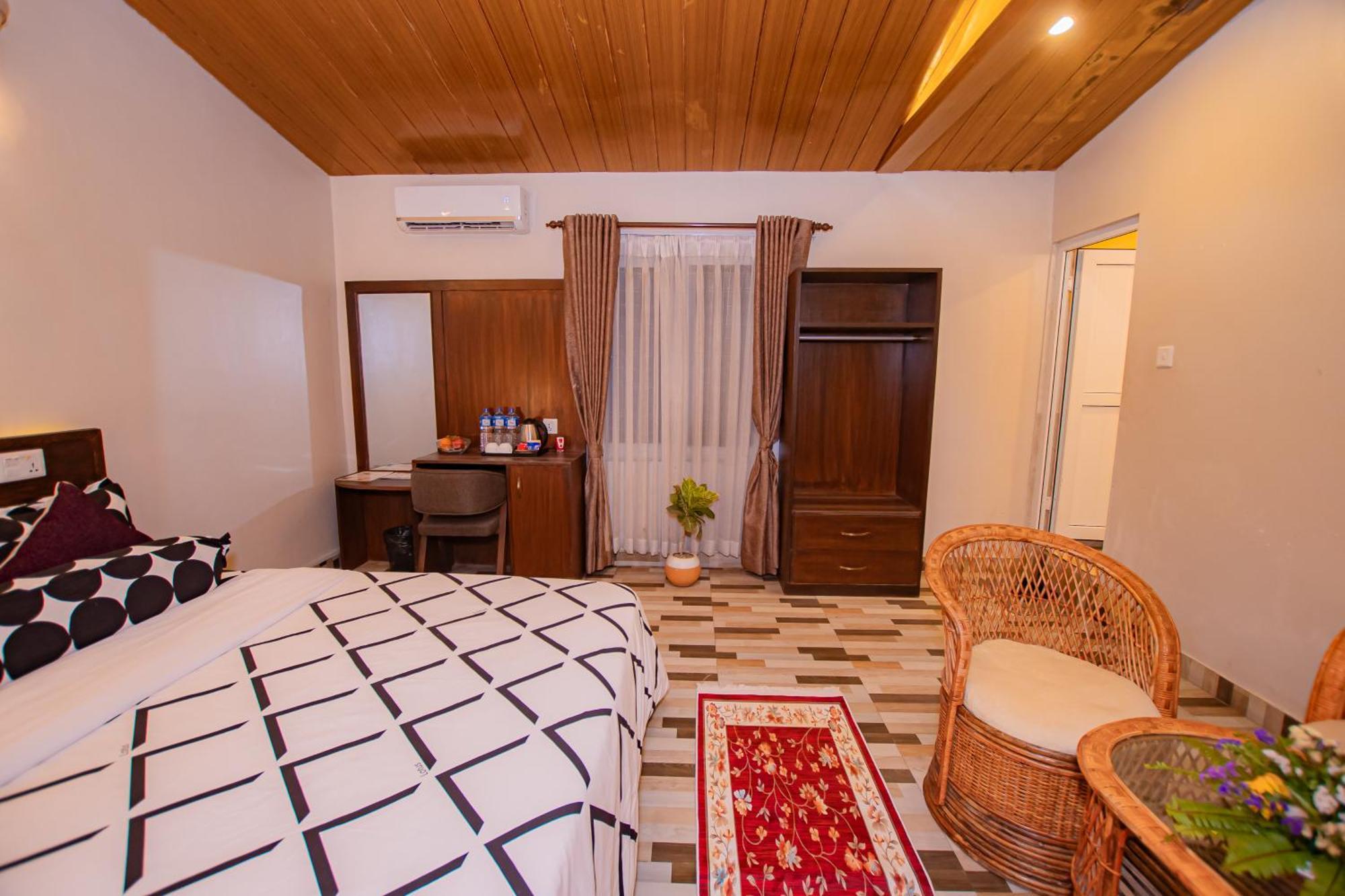 Busy Bee Resort, Покхара Экстерьер фото