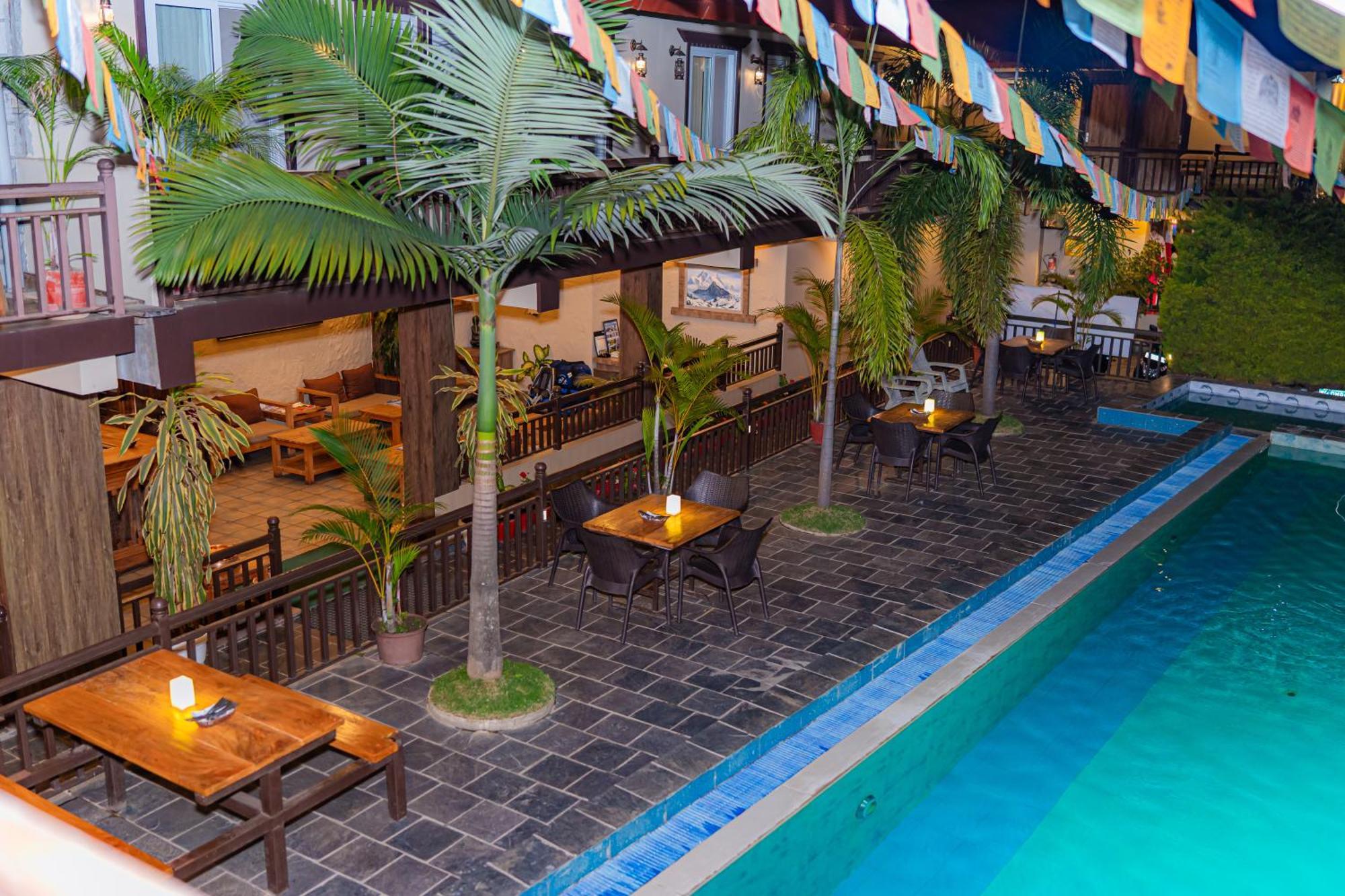 Busy Bee Resort, Покхара Экстерьер фото
